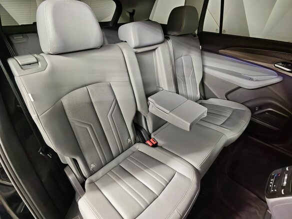 2023 Audi Q6 45 TFSI, чёрный, 5875150 рублей - вид 15