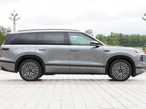 2026 Volkswagen ID.Era 9X 65.2 kWh, серебристый, 9998000 рублей - вид 6