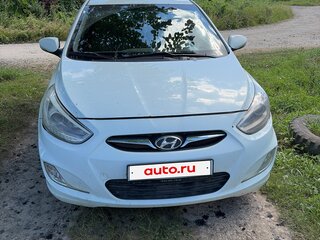 2013 Hyundai Solaris I, белый, 650000 рублей, вид 2