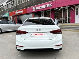 2018 Hyundai Solaris II, белый, 809000 рублей, вид 4
