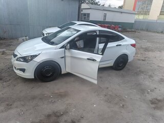 2014 Hyundai Solaris I Рестайлинг, белый, 550000 рублей, вид 3