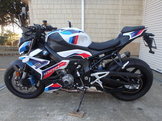 BMW M 1000 R