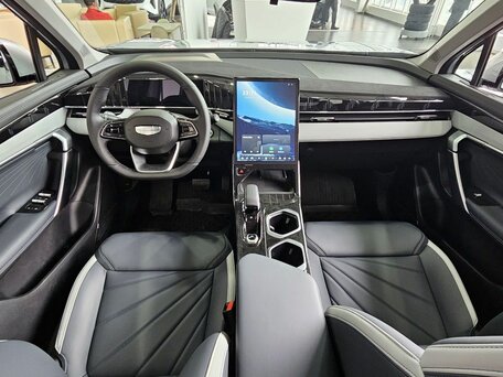 2026 Geely Atlas II, серебристый, 3499990 рублей, вид 5