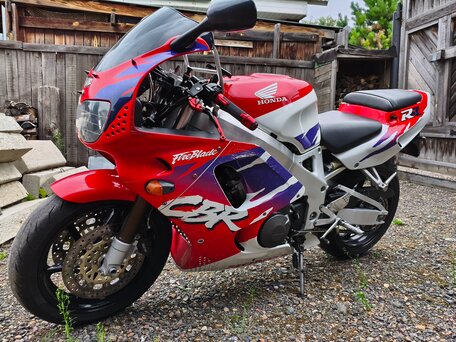 1995 Honda CBR 900RR Fireblade, белый, 360000 рублей, вид 1