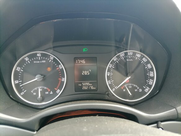 2010 Skoda Octavia II (A5) Рестайлинг, серый, 560000 рублей - вид 6