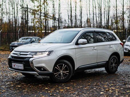 2015 Mitsubishi Outlander III Рестайлинг 2, белый, 1625000 рублей, вид 1