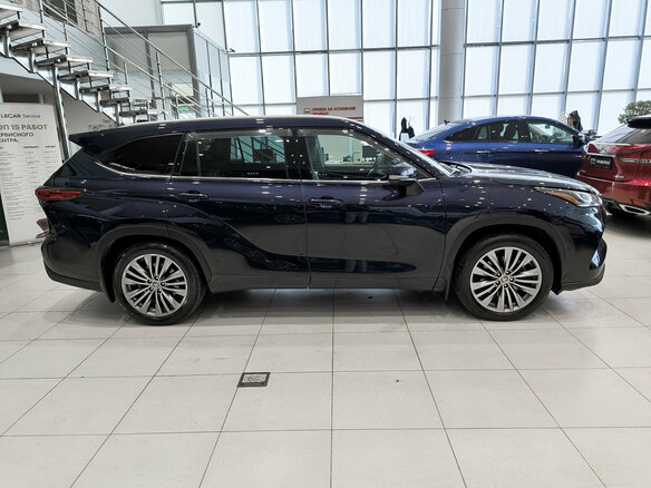 2021 Toyota Highlander IV (XU70), синий, 4750000 рублей - вид 3
