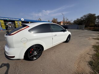 2010 Ford Focus II Рестайлинг, белый, 530000 рублей, вид 4