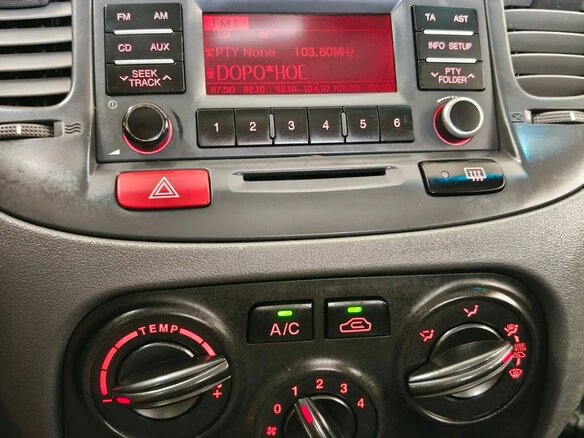 2010 Kia Rio II Рестайлинг, оранжевый - вид 12