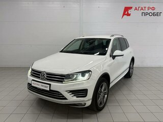 2017 Volkswagen Touareg II Рестайлинг, белый, 3130000 рублей, вид 1