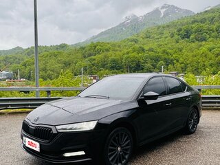 2021 Skoda Octavia IV (A8), чёрный, 2550000 рублей, вид 3