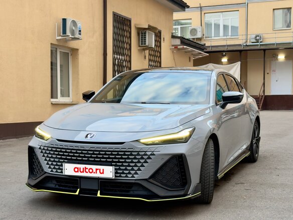 2023 Changan UNI-V I, серебристый, 2500000 рублей - вид 6