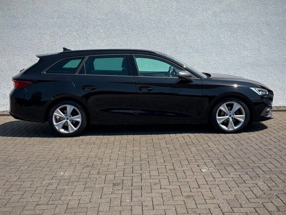 2022 SEAT Leon IV, чёрный, 1725000 рублей - вид 32