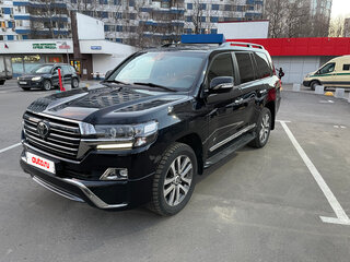 2016 Toyota Land Cruiser 200 Series Рестайлинг 2, чёрный, 6800000 рублей, вид 4