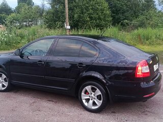 2010 Skoda Octavia II (A5) Рестайлинг, чёрный, 800000 рублей, вид 3
