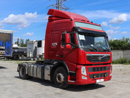 2013 Volvo FM, красный, 2500000 рублей, вид 1