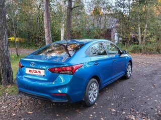 2018 Hyundai Solaris II, синий, 1000000 рублей, вид 4