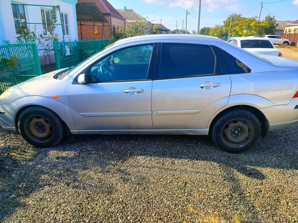 2004 Ford Focus I Рестайлинг, серебристый, 280000 рублей - вид 3