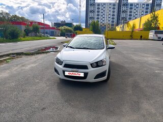 2015 Chevrolet Aveo II, белый, 600000 рублей, вид 3