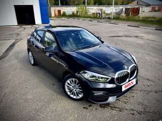 2021 BMW 1 серии 116i III (F40), чёрный, 2000000 рублей, вид 4