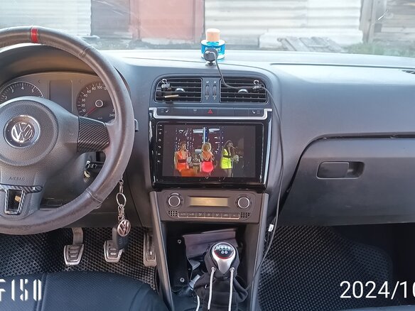 2010 Volkswagen Polo V, серебристый, 360000 рублей - вид 5