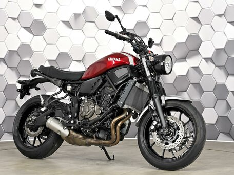 2018 Yamaha XSR700, красный, 555000 рублей, вид 1