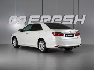 2015 Toyota Camry VII (XV50) Рестайлинг, белый, 2490000 рублей, вид 2