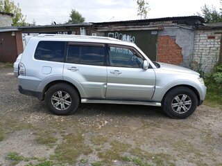 2008 Mitsubishi Pajero IV, серебристый, 1300000 рублей, вид 2