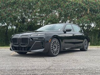 2026 BMW 7 серии 740 xDrive VII (G70) Рестайлинг, чёрный, 15458378 рублей, вид 1