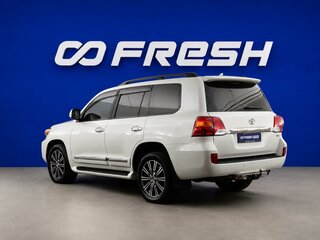 2015 Toyota Land Cruiser 200 Series Рестайлинг 1, белый, 3100444 рублей, вид 2
