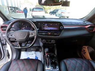 2023 Chevrolet TrailBlazer III Рестайлинг, белый, 1299100 рублей, вид 5