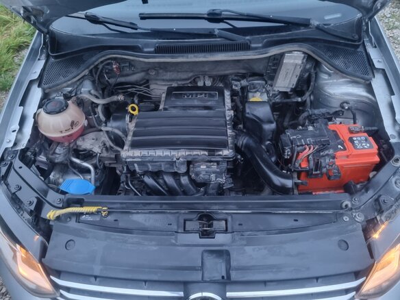 2019 Volkswagen Polo V Рестайлинг, серебристый, 640000 рублей - вид 5