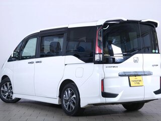2015 Honda Stepwgn Spada V, белый, 1899000 рублей, вид 4