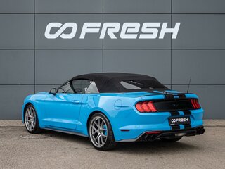 2022 Ford Mustang VI Рестайлинг, голубой, 3935000 рублей, вид 2