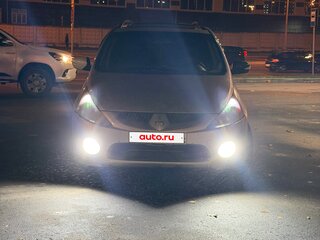 2007 Mitsubishi Grandis I, серебристый, 690000 рублей, вид 1