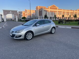 2011 Opel Astra J, серебристый, 600000 рублей, вид 1