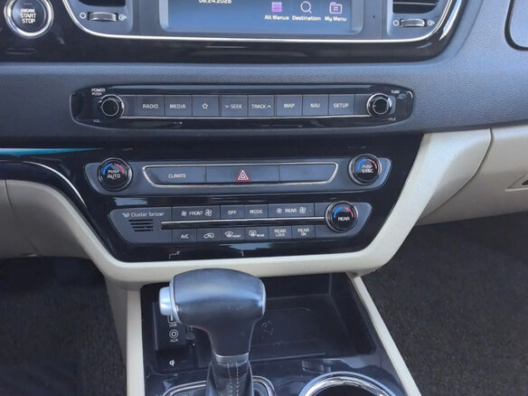 2019 Kia Carnival III, чёрный, 3050000 рублей - вид 12