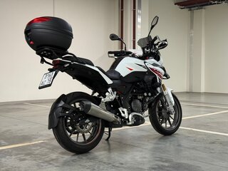 2023 Benelli TRK 251, белый, 299990 рублей, вид 3