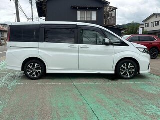 2022 Honda Stepwgn Spada V Рестайлинг, белый, 2060000 рублей, вид 5