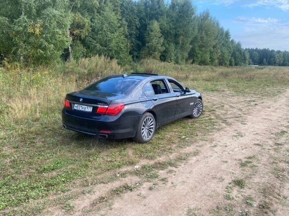 2011 BMW 7 серии Long 750Li xDrive V (F01/F02/F04), чёрный, 1400000 рублей - вид 1