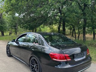 2014 Mercedes-Benz E-Класс 200 IV (W212, S212, C207) Рестайлинг, чёрный, 1950000 рублей, вид 2