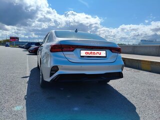2022 Kia Cerato IV Рестайлинг, серебристый, 2600000 рублей, вид 5