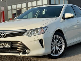 2017 Toyota Camry VII (XV50) Рестайлинг 2, белый, 2350000 рублей, вид 2