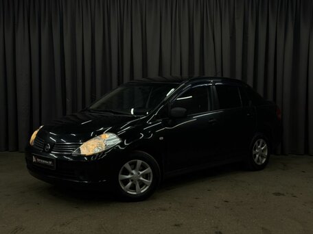 Nissan Tiida I
