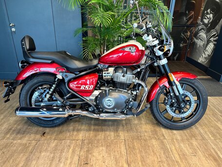2026 Royal Enfield Super Meteor, пурпурный, 792000 рублей, вид 1