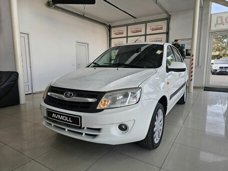 2013 Lada (ВАЗ) Granta I, белый, 399000 рублей, вид 2