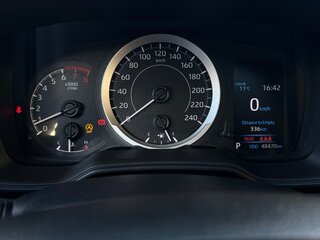2020 Toyota Corolla XII (E210), белый, 2350000 рублей, вид 5