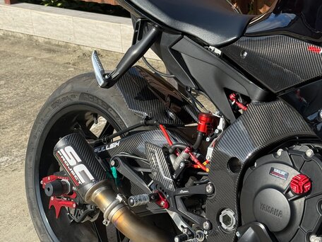 2024 Yamaha YZF-R1, чёрный, 2650000 рублей, вид 3