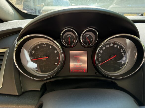 2014 Opel Astra GTC J Рестайлинг, жёлтый - вид 14