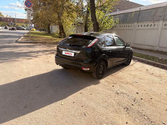 2008 Ford Focus II Рестайлинг, чёрный, 320000 рублей - вид 2